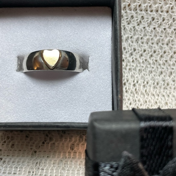 Sterling Silver Ring w/ 10k gold heart - Picture 2 of 3